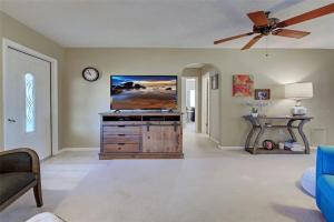 1541living_room_4