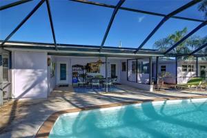 pool_and_lanai
